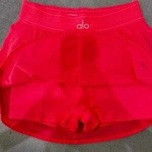 ALO Yoga Women's neon pink tennis skirt